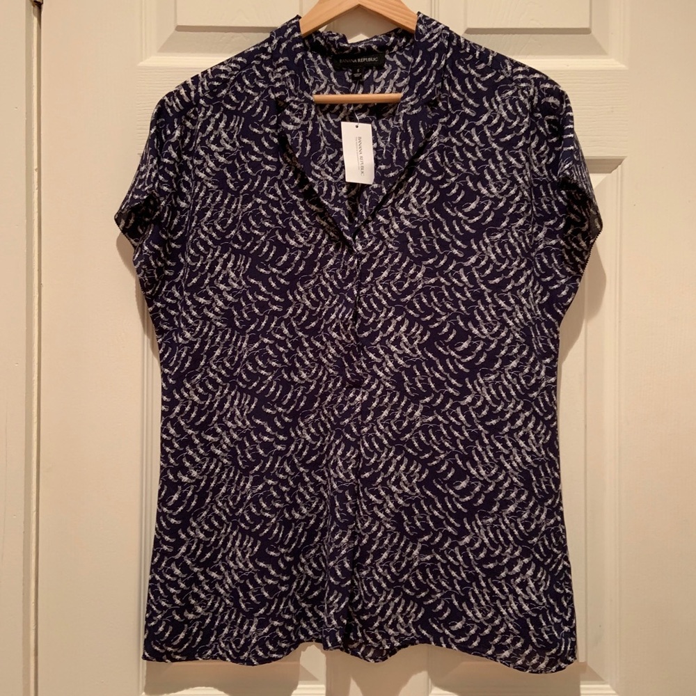 Gorgeous patterned blouse- navy blue and white